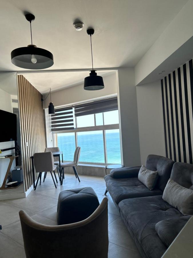 Beachfront Apartment Bat Yam Exterior photo