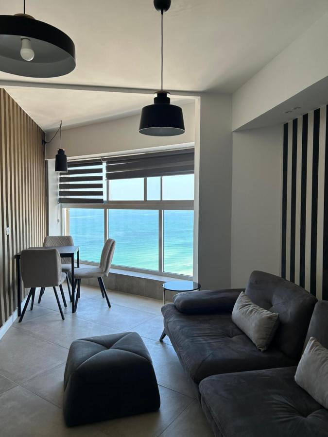 Beachfront Apartment Bat Yam Exterior photo